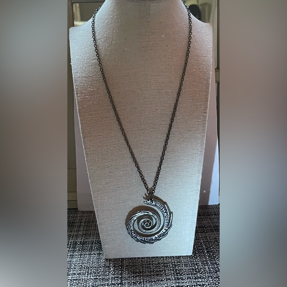WHO? Dr. Who necklace - Picture 1 of 3